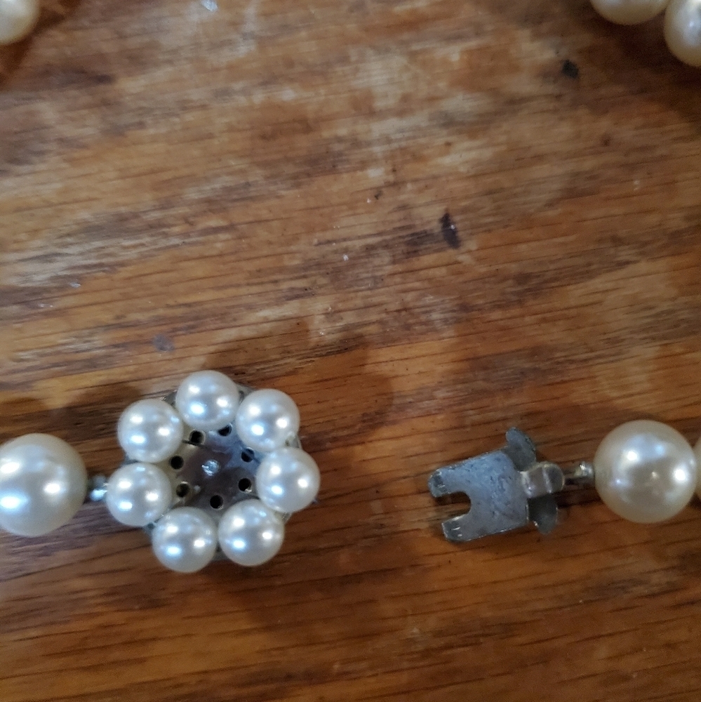 Vintage Faux Pearl Necklace & Bracelets - Picture 8 of 8